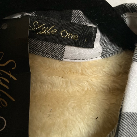 NWT Style One, Large, white/black Buffalo plaid button-up blouse with lining - Picture 6 of 6